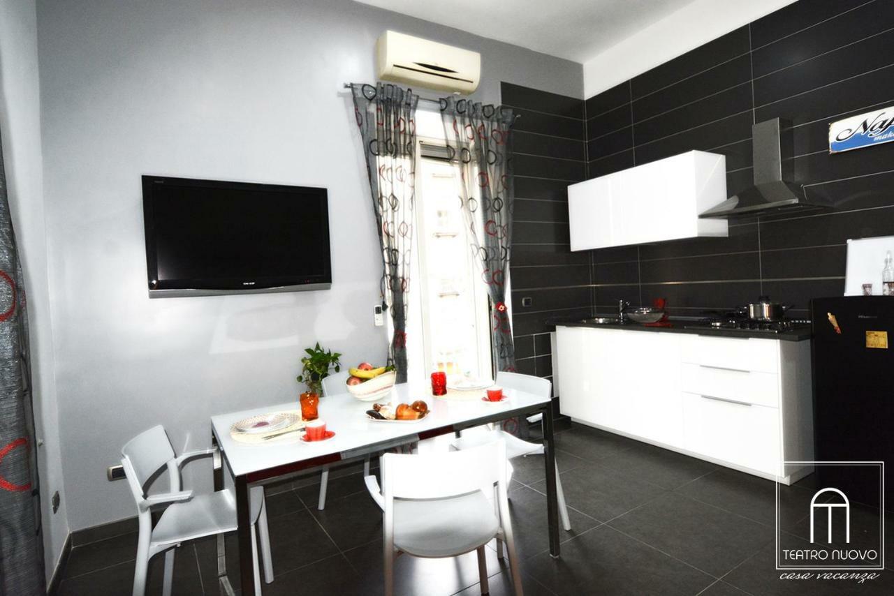 Apartment Casa Vacanza Teatro Nuovo Naples