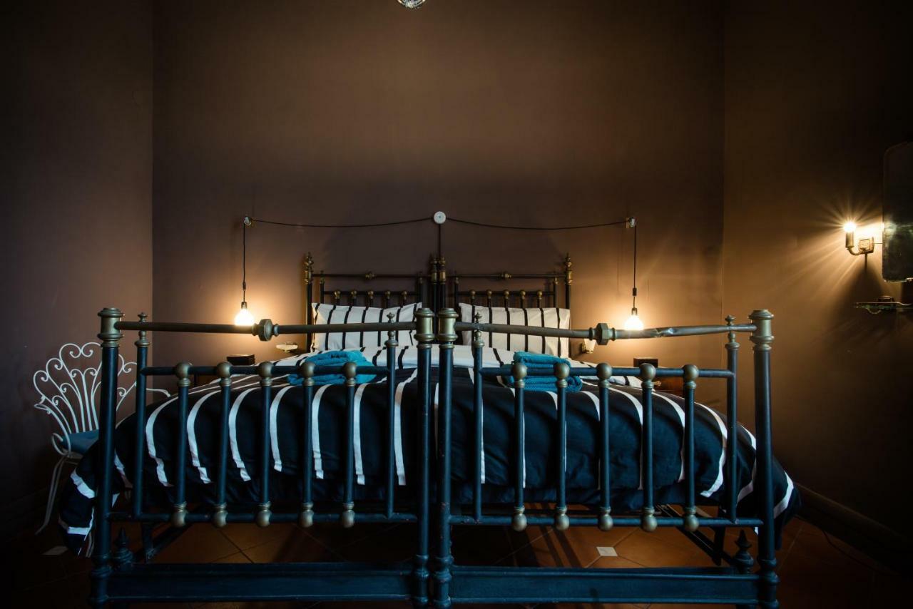Bed & Breakfast Bohemki: Galleria Umberto I° Naples