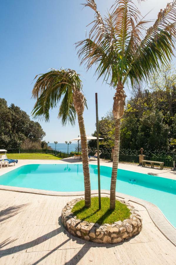 Apartment Holidays Family - Pool In Front Of Capri