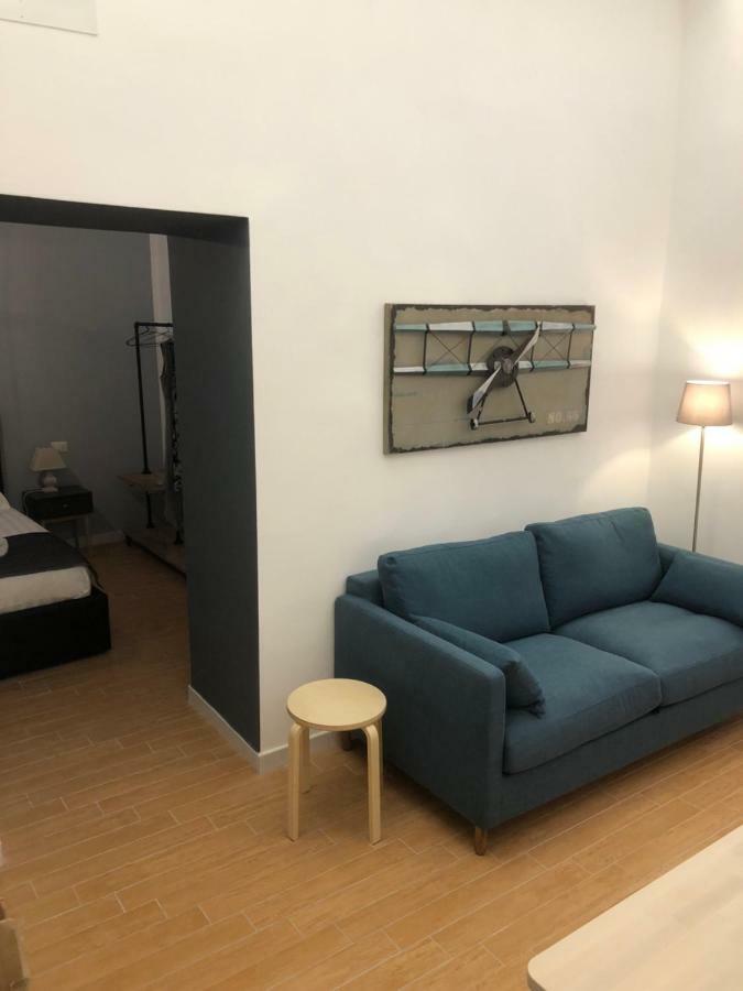 La Petite Maison - *