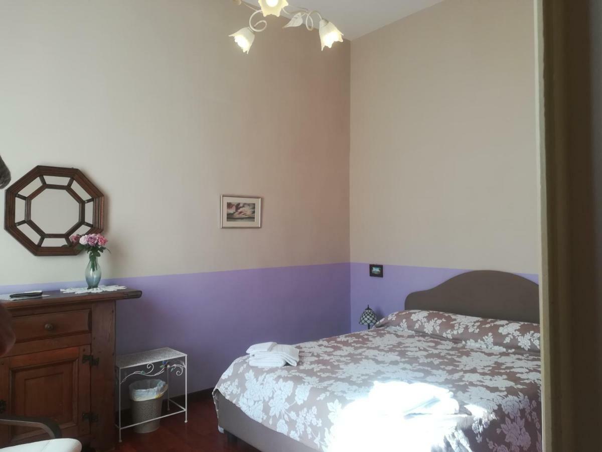 Bed & Breakfast Luca Giordano N6 *