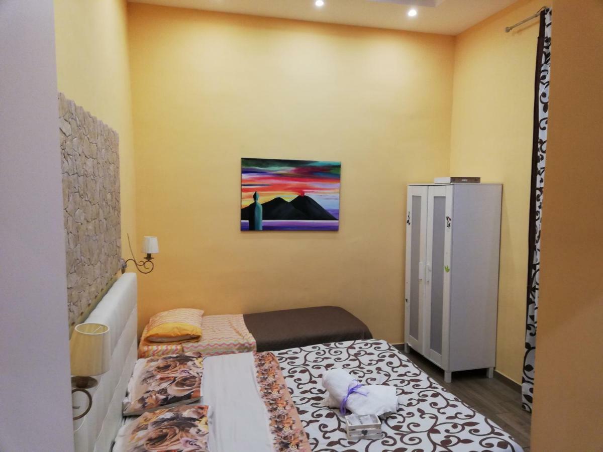 Simy 2* Naples