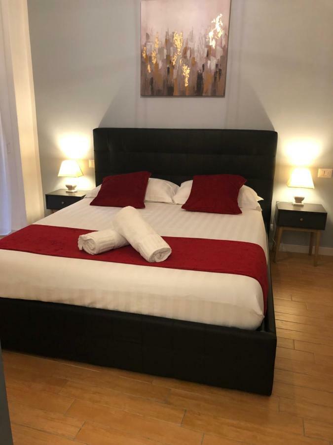 La Petite Maison - * Naples