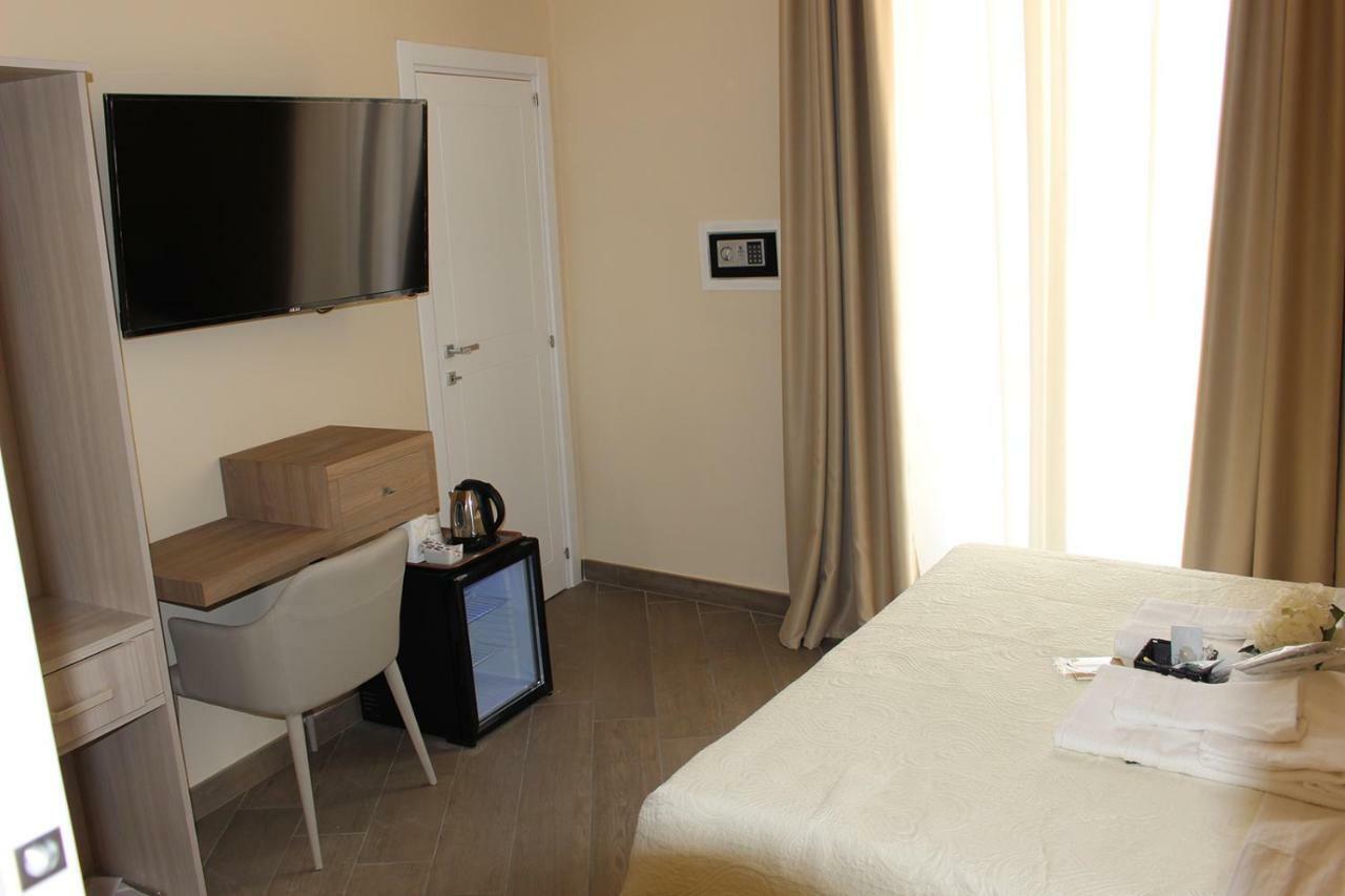 Holidays 2* Naples
