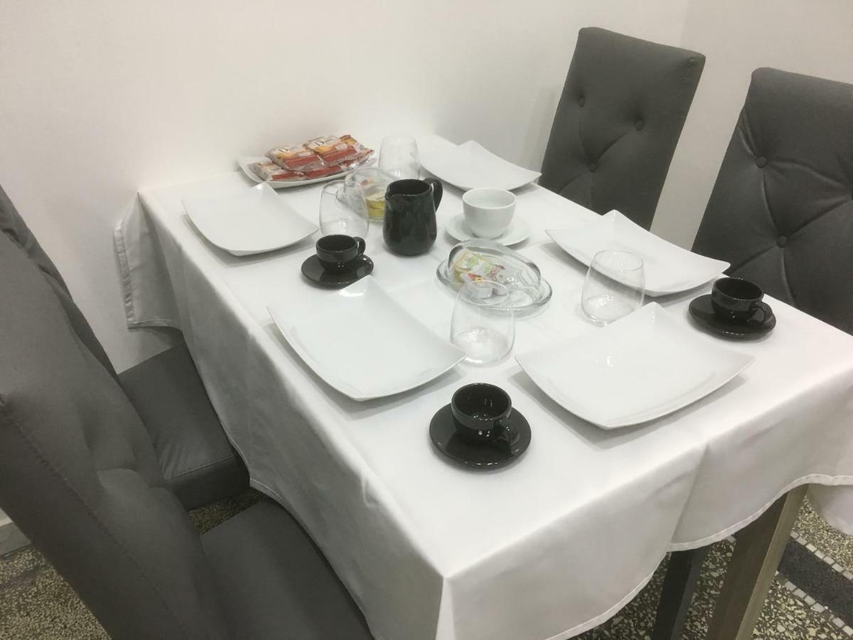 Mb95 - Mezzocannone Luxurious Bed & Breakfast 3*