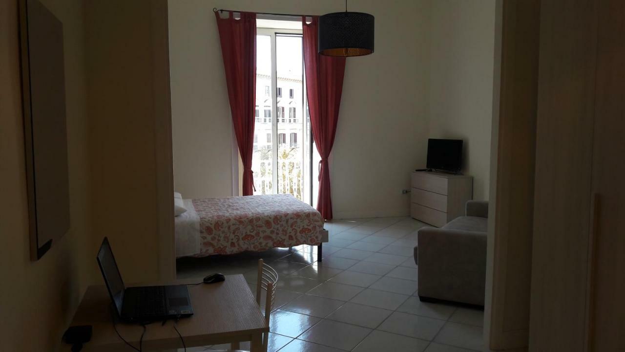 La Casa Di Elvira * Naples