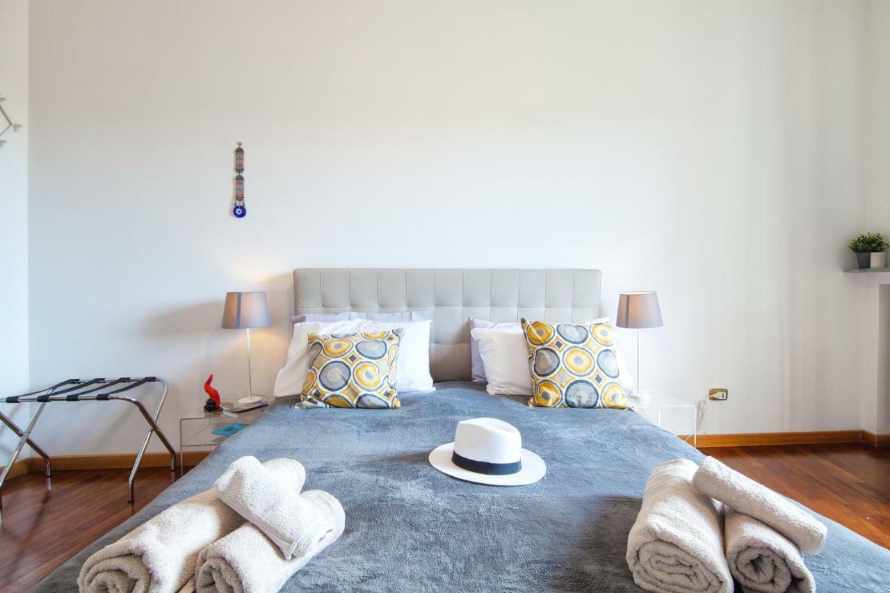 Napolicentro Mare - Sea View & Bed & Breakfast 2*