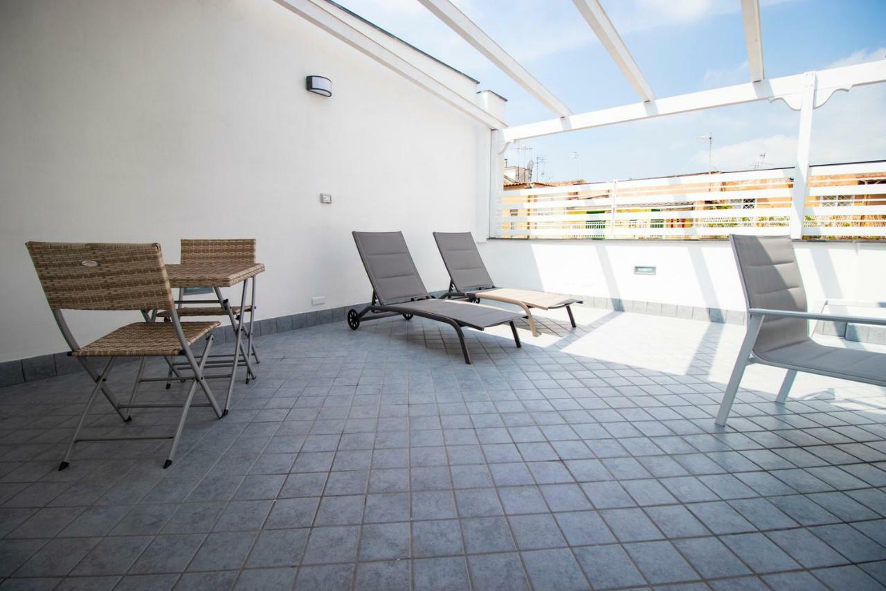Sky-terrace In Central Station, 3 Bedrooms Apartment