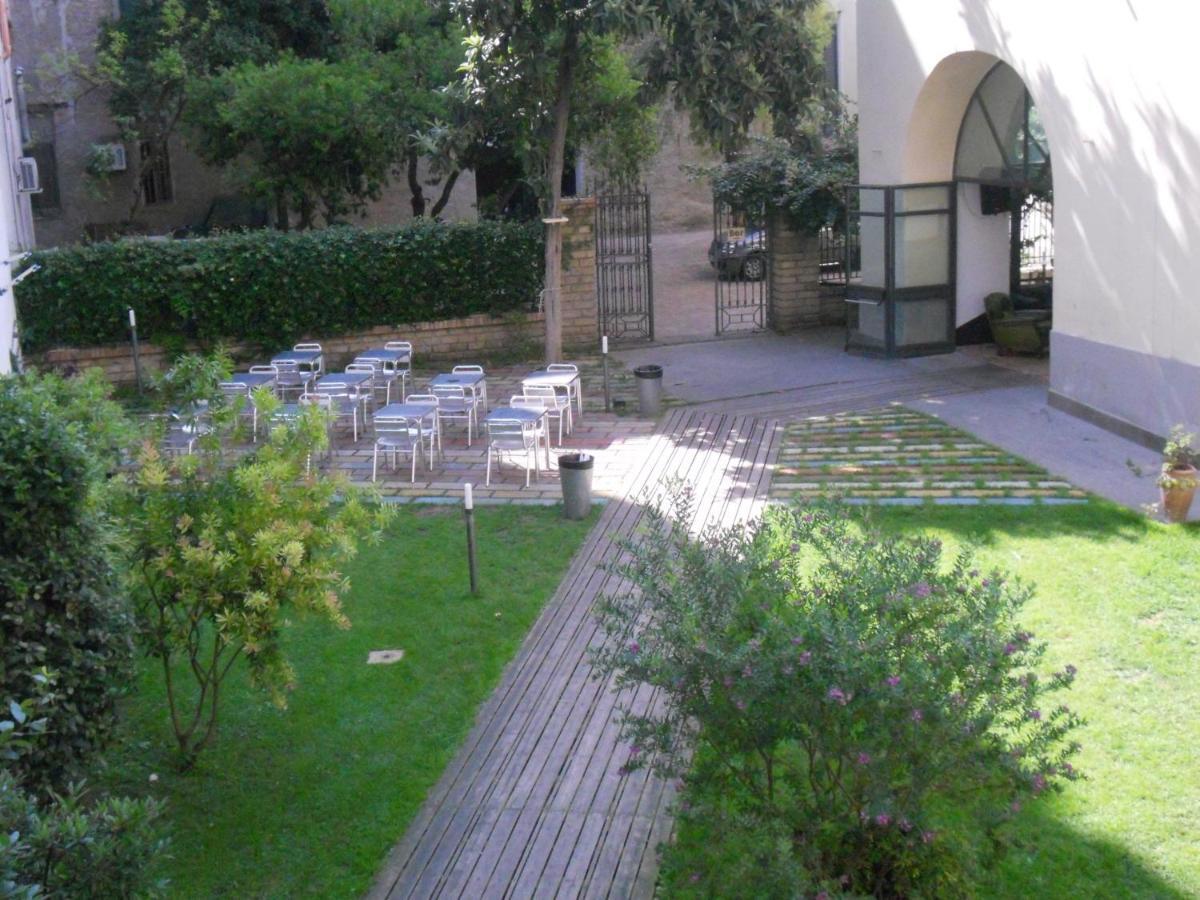 La Controra Hostel