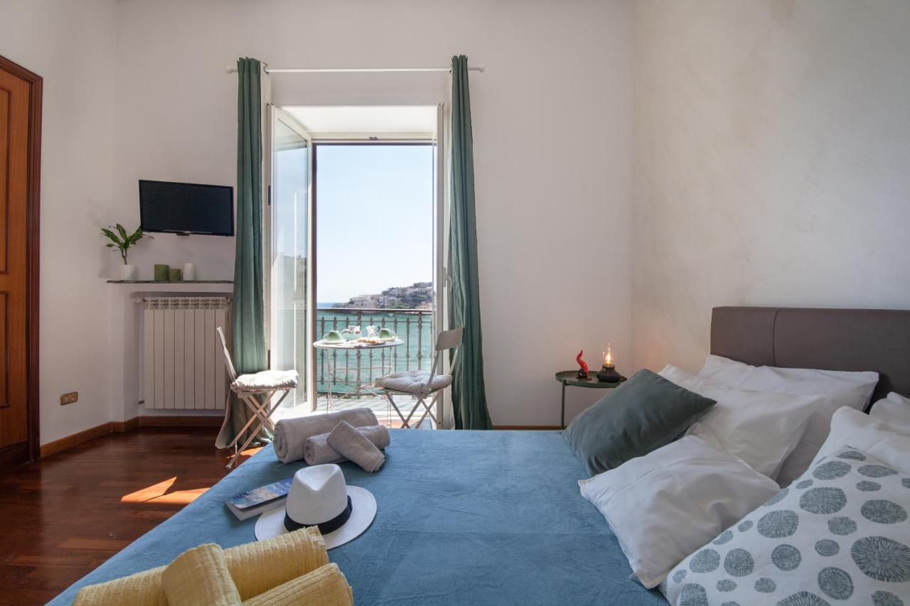 Napolicentro Mare - Sea View & Bed & Breakfast 2*
