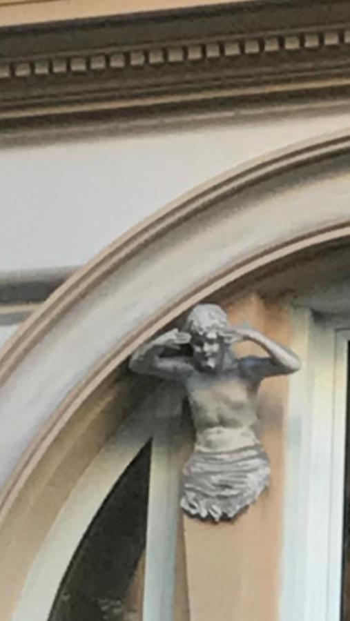Palazzo Pironti * Naples