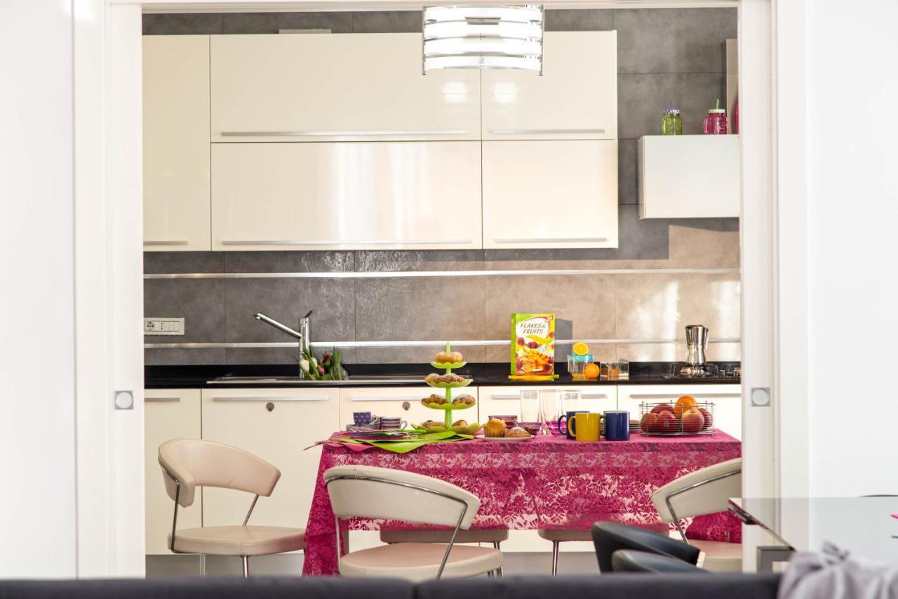 Ferdinando Arthouse Oversized Modern - By Gocce Team Apartment *