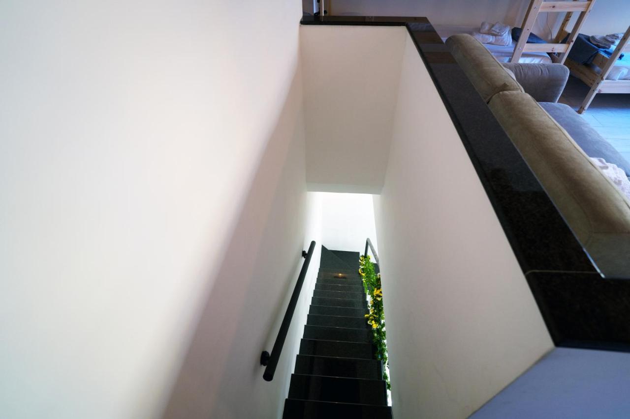 Central Monkey House Apartment Naples