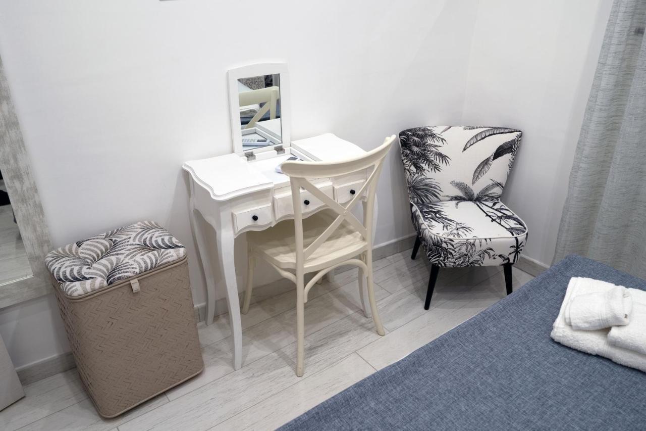 Central Monkey House Apartment Naples