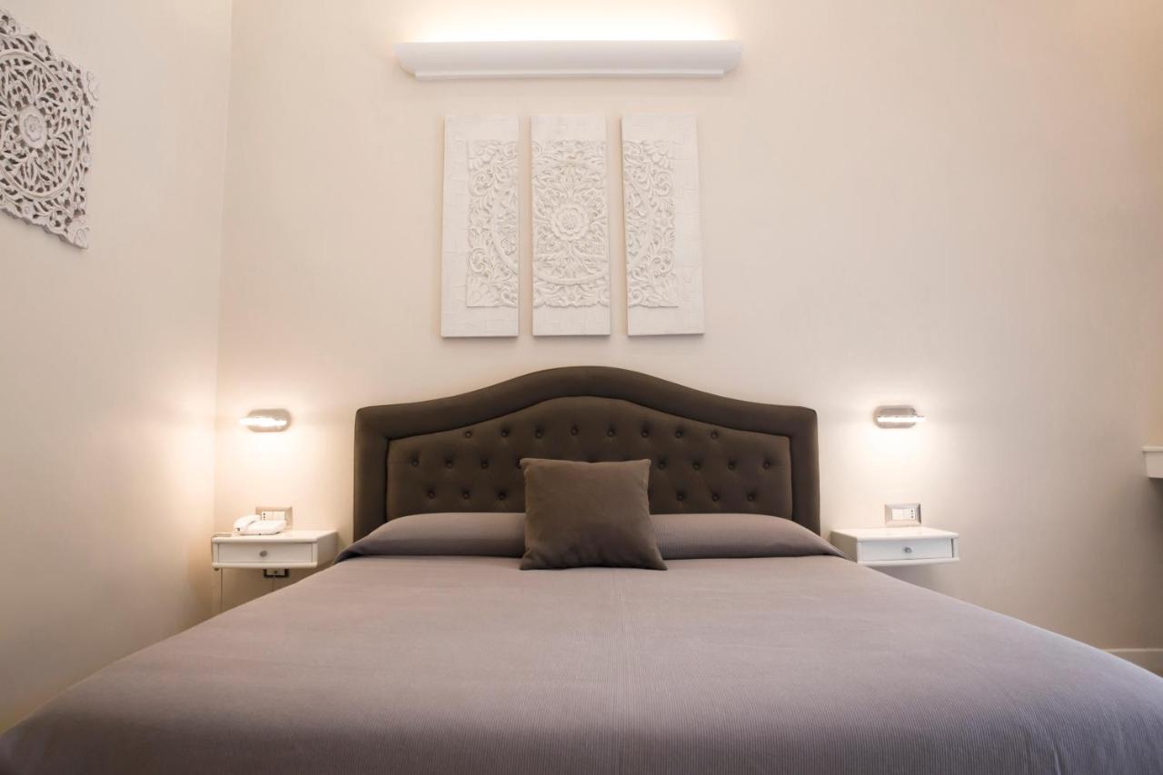 Royal Luxury 3* Naples